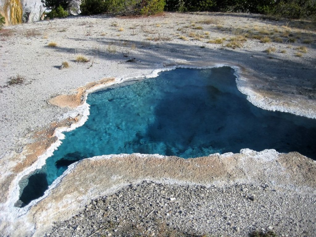 yellowstone blue pool